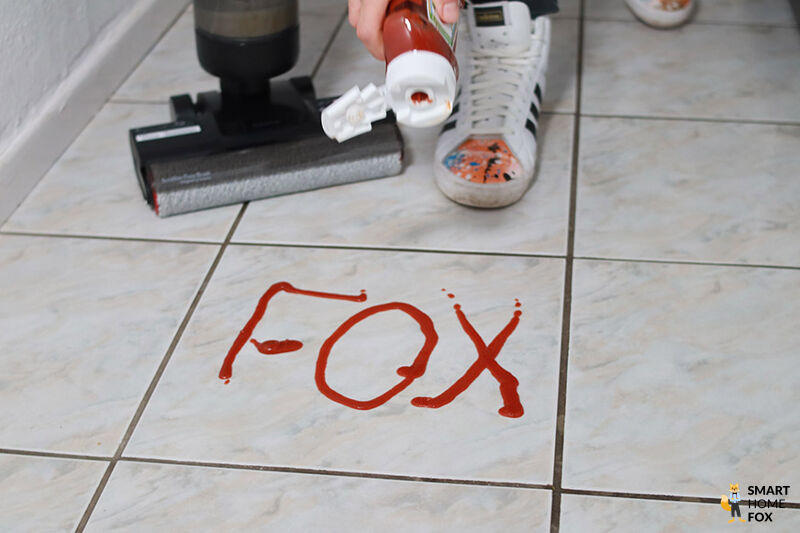 Reinigung von Ketchup mit dem Dreame H12 Dual